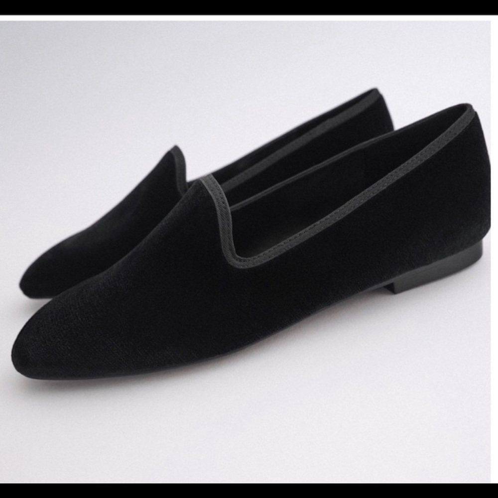 ZARA Low Heeled Velvet Loafer Flats Black Size 38, US 7.5